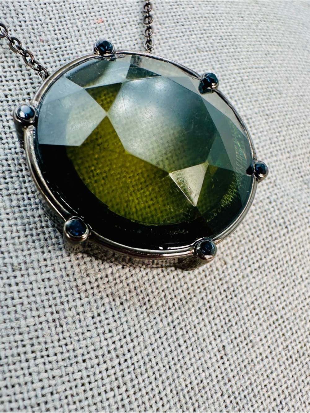 Round Faceted Olive Green Pendant Necklace Liz & Co Gunmetal Chain Signed Bold - Picture 8 of 10
